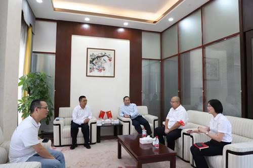 说明: https://www.gduf.edu.cn/__local/0/4F/30/E67F134311965F4050B9B4D8FA7_A4BD87CE_14D51.jpg